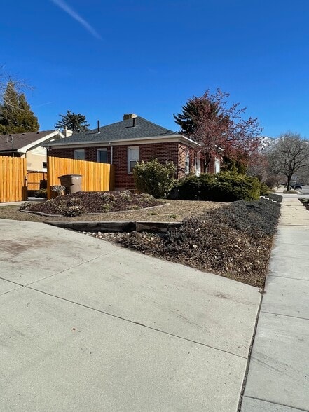 Driveway- shared with other side - 1581 E Downington Ave