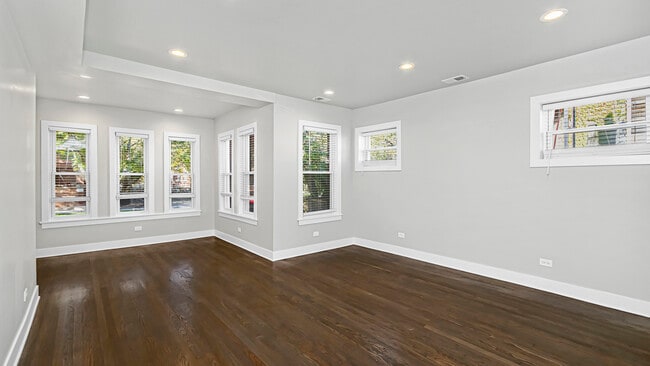 Building Photo - 6459 N Glenwood Ave