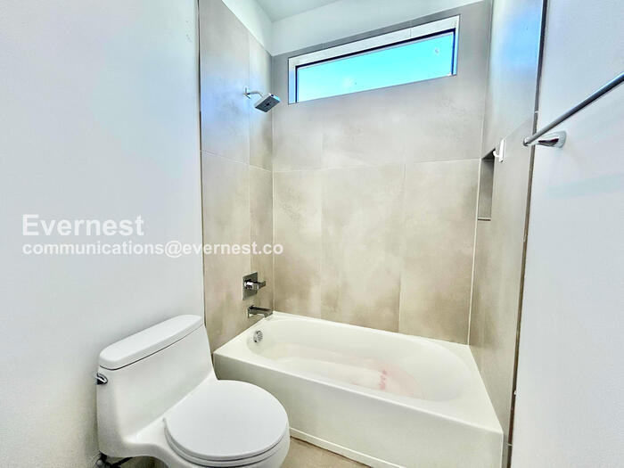 Building Photo - 2711 Kimsey Dr