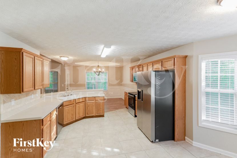 Building Photo - 940 Willow Hollow Dr