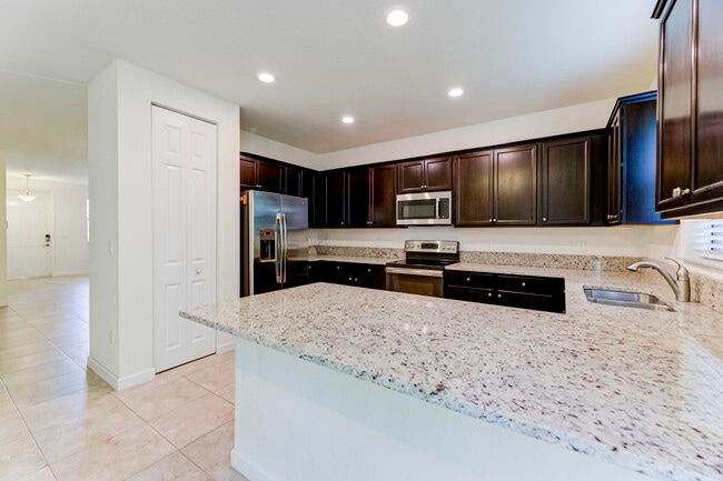 Building Photo - 4022 Devenshire Ct