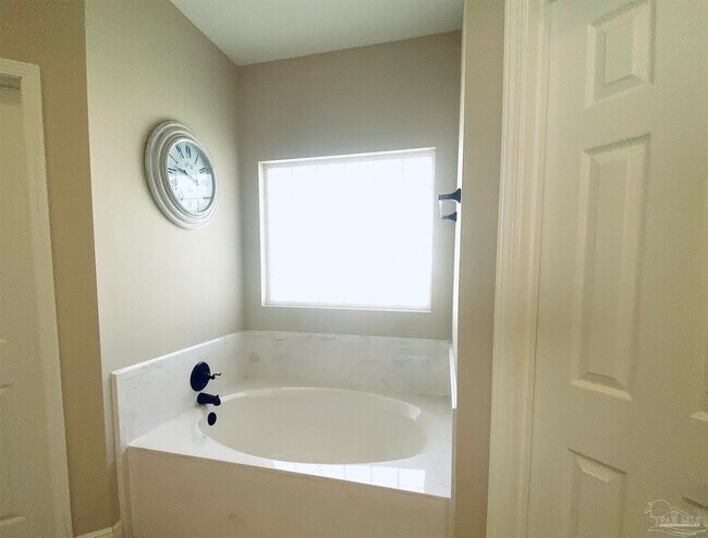 Building Photo - 1671 Eagle Terrace