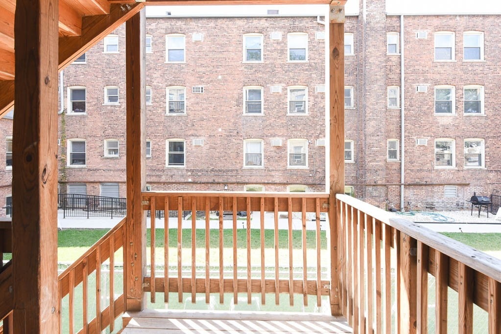 Building Photo - 4708 N Racine Ave