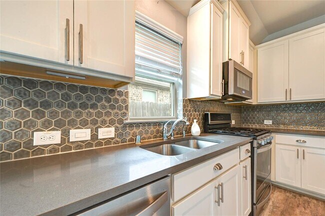 Building Photo - 11442 Harmony Summit Trce