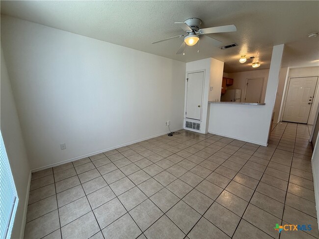Building Photo - 4403 Deek Dr