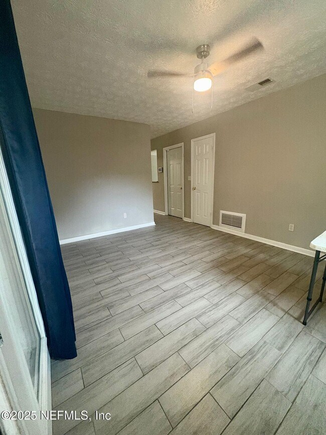 Building Photo - 4645 Praver Dr N