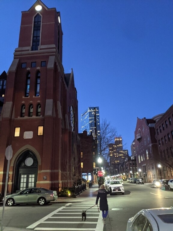 Building Photo - 6 Clarendon St