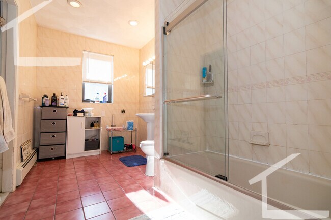 Building Photo - 215 Saint Paul St