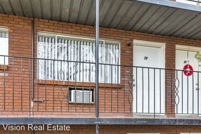 Building Photo - 111 S 1000 E St