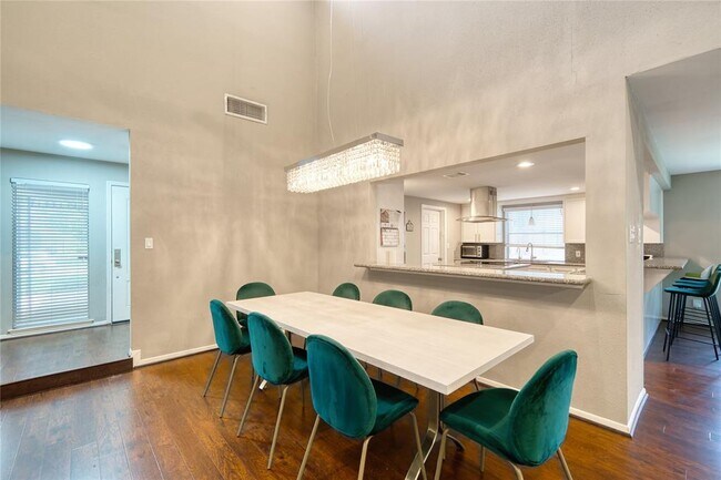 Building Photo - 7903 Portal Dr