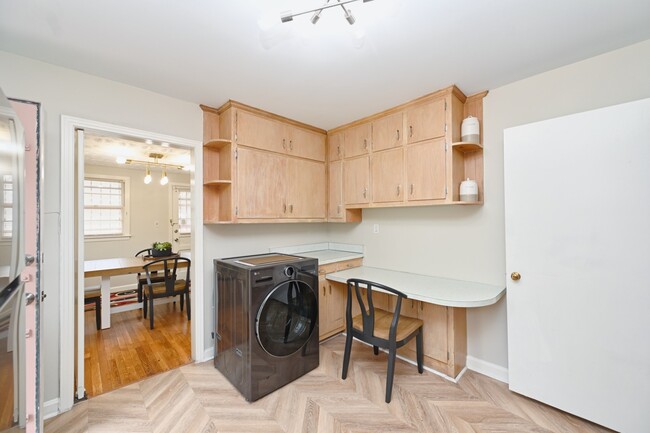 Eat in kitchen and European style all-in-one washer/dryer - 1709 Roger Ave