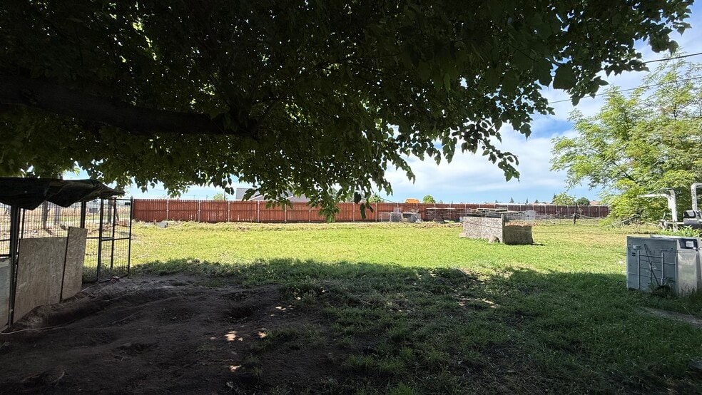 Building Photo - 3307 Minniear Ave