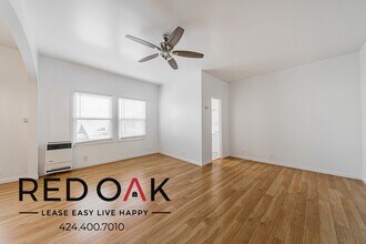 Building Photo - 5139 Melrose Ave