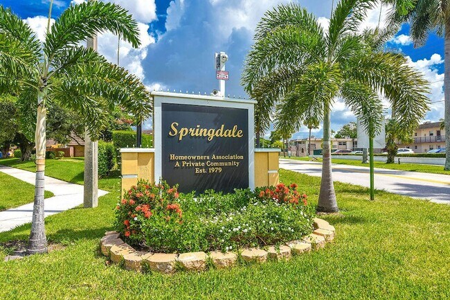 Building Photo - 941 Springdale Cir