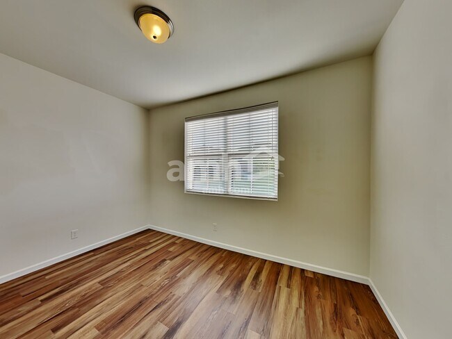 Building Photo - 477 McKinley St