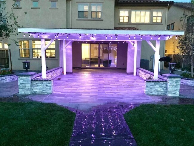 Building Photo - Home is occupied. DO NOT DISTURB TENANTS