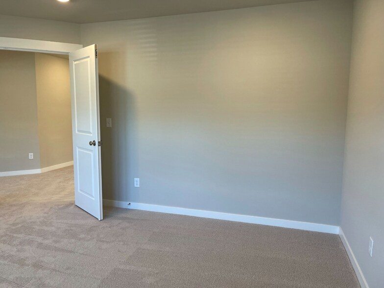 Building Photo - 15372 200th Ave E