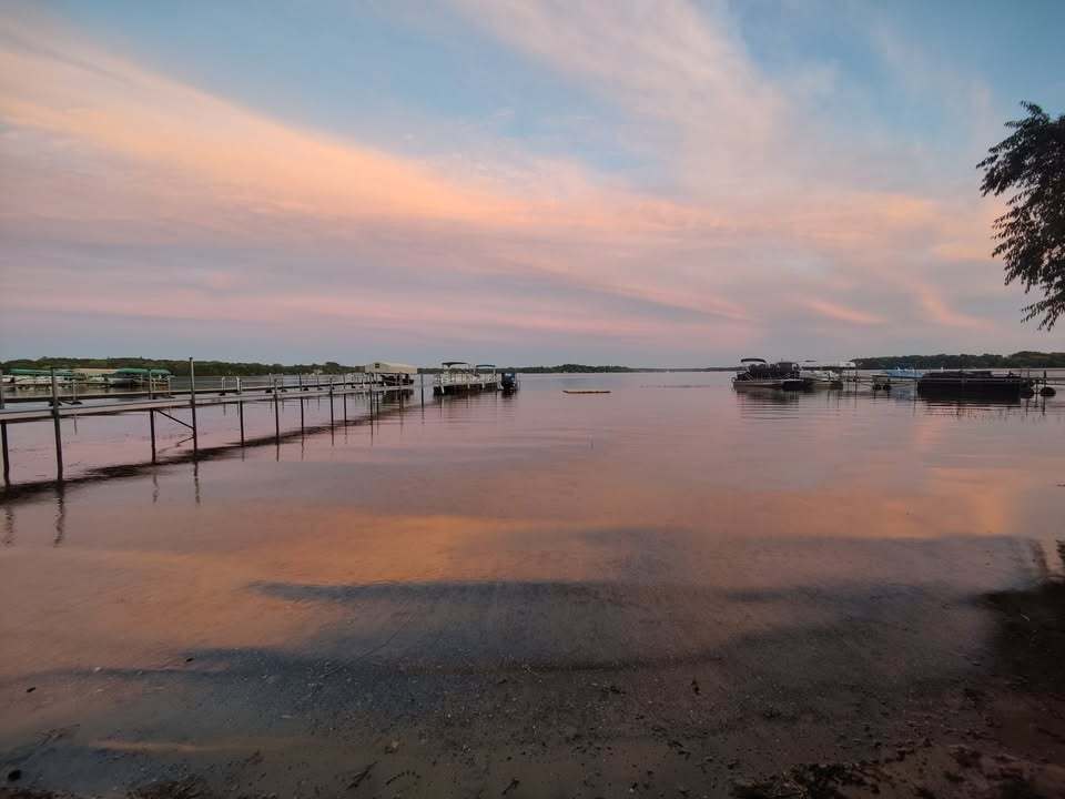 Building Photo - 2473 Lake Ave