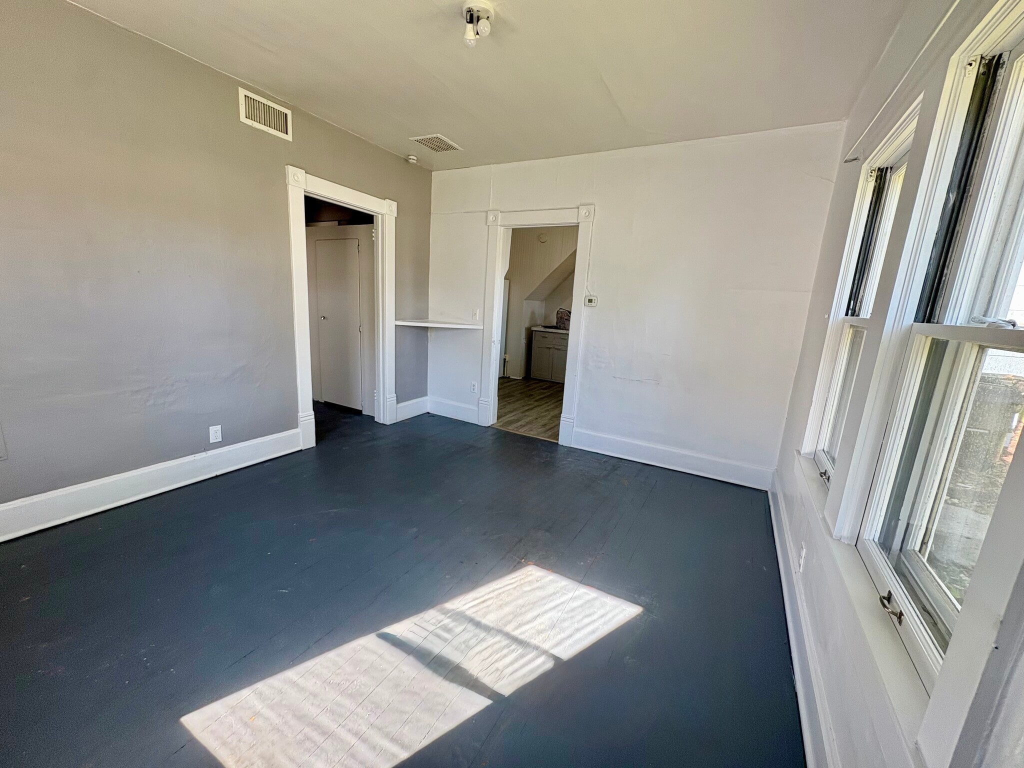 Building Photo - 477 3rd Ave NE