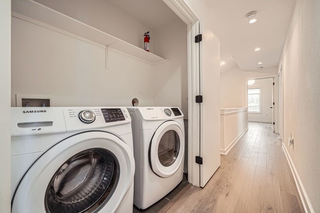 Building Photo - 1931 E 38th 1/2 St