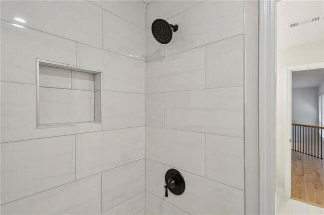 Building Photo - 545 Woodman Pl