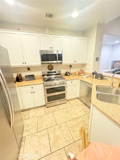 Building Photo - 35848 Lajune St