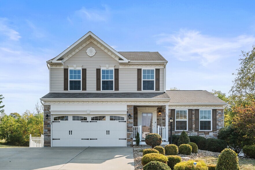 Primary Photo - 111 Hermitage Ct