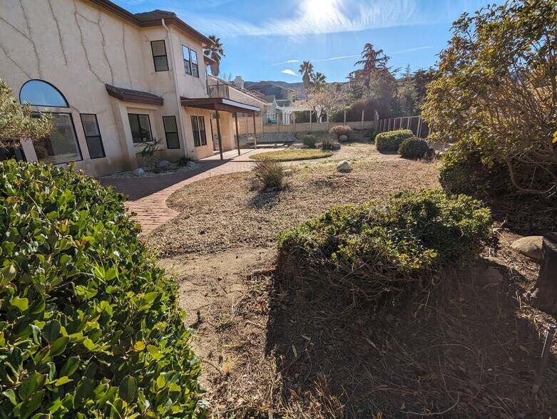 Building Photo - 42057 Parkmont Dr