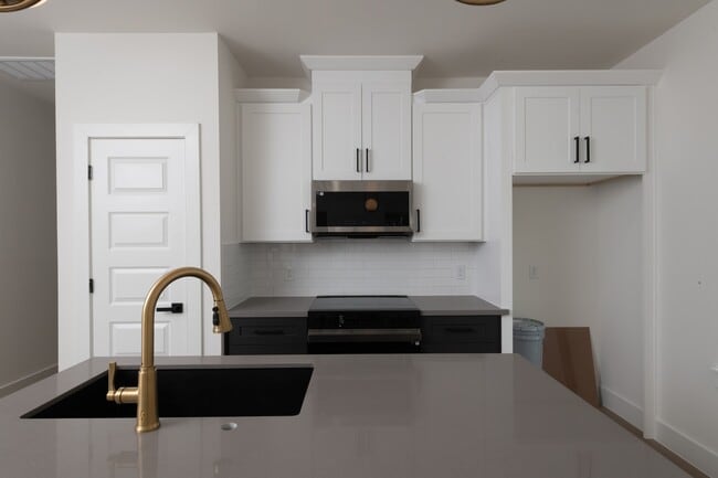 Building Photo - 2316 McKee St