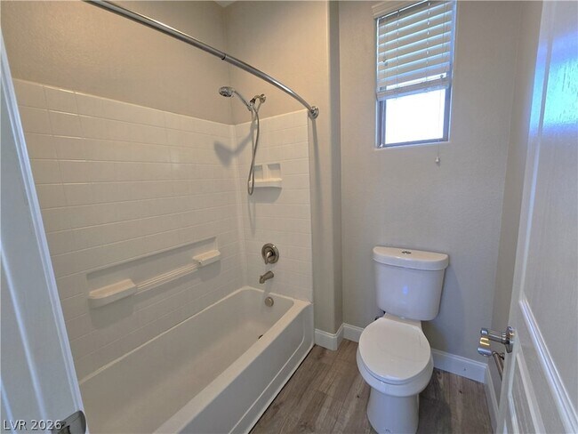 Building Photo - 927 Via Canale Dr