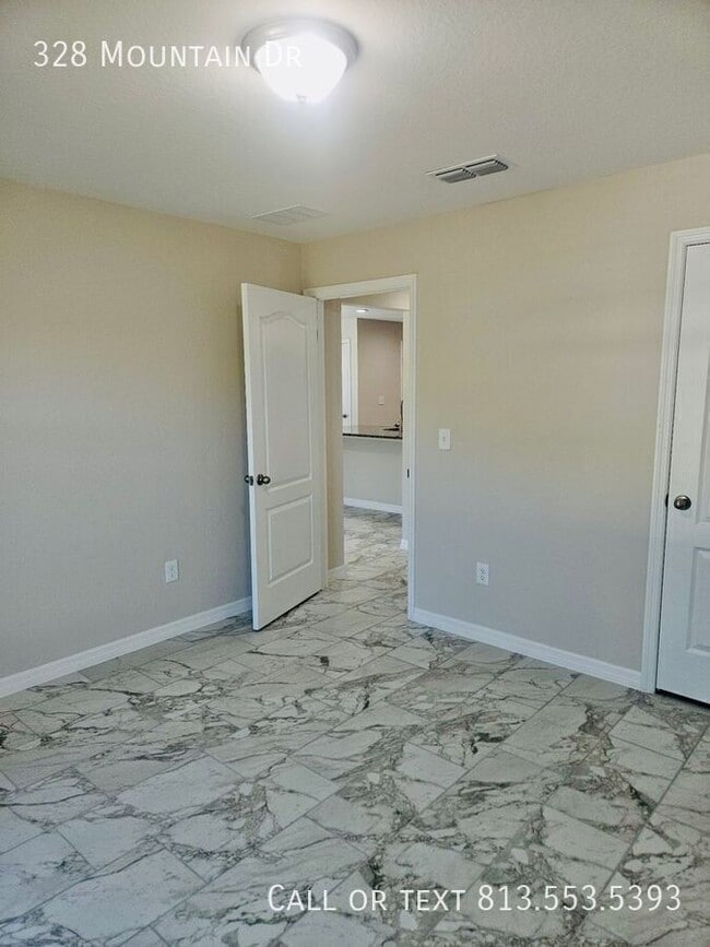 Building Photo - 328 Mountain Dr