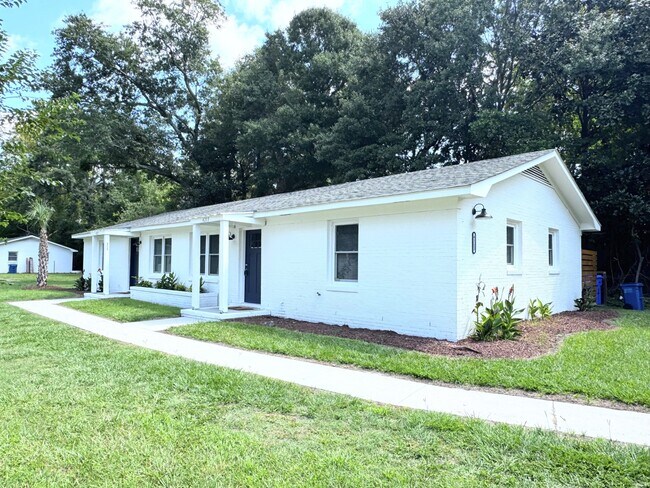 Building Photo - 4213 Peachtree Ave