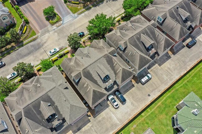 Building Photo - 13611 Brookbluff Ln