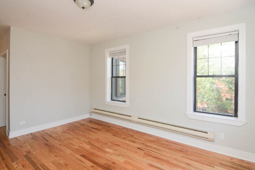 Building Photo - 4337 N Wolcott