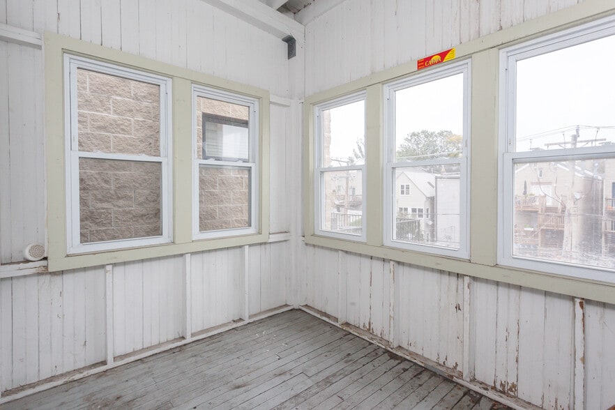 Building Photo - 3239 N Clifton Ave