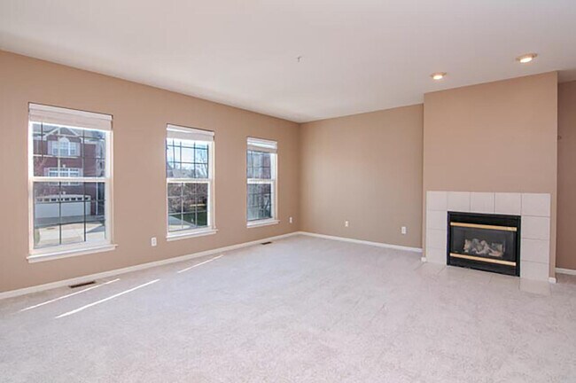 Building Photo - 448 Cherry Orchard Rd