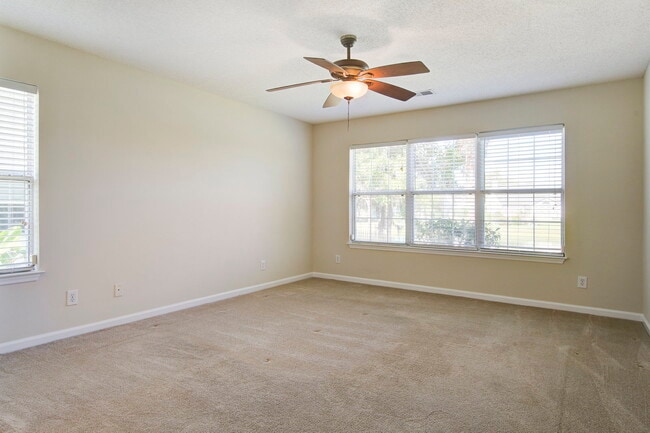 Building Photo - 454 Hainesworth Dr