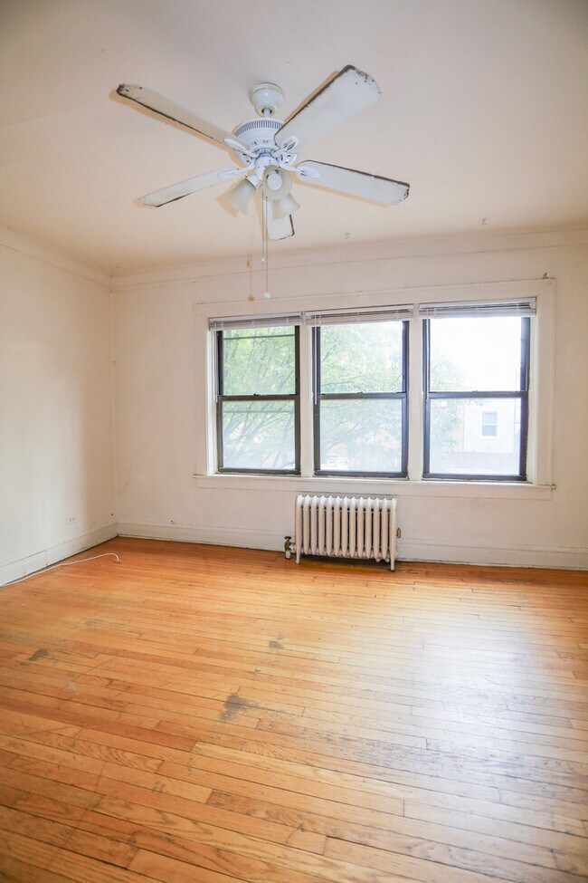 Building Photo - 2958 N Seeley Ave