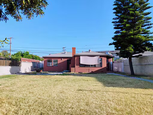 Building Photo - 2705 W Ramona Rd