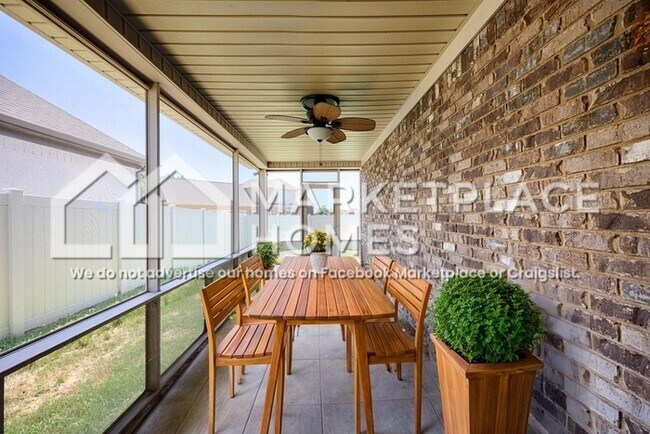 Building Photo - 1015 Ashenbury Park