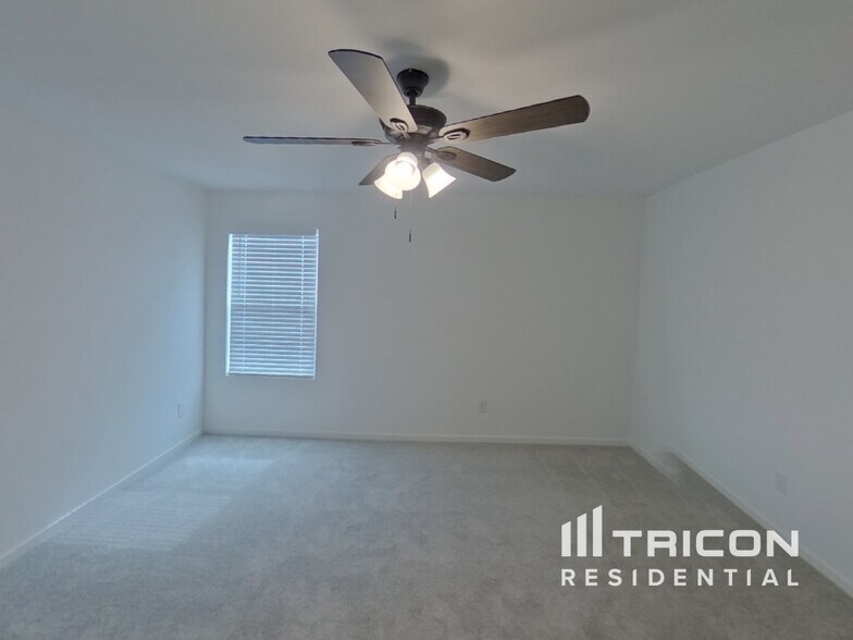 Building Photo - 807 Ponderosa Ln