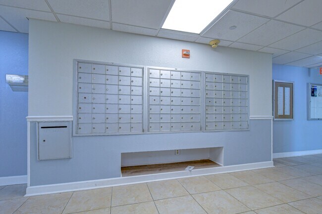 Building Photo - 400 64th Ave