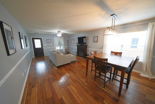 Building Photo - Gorgeous 5 Bedroom Rental in Cibolo! Realtor Commmission: $400