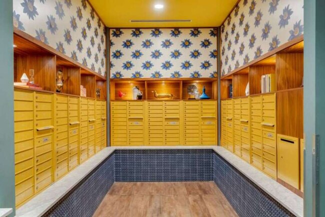 Building Photo - 309 Vine St