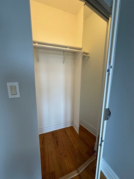 Building Photo - 6309 N Albany Ave