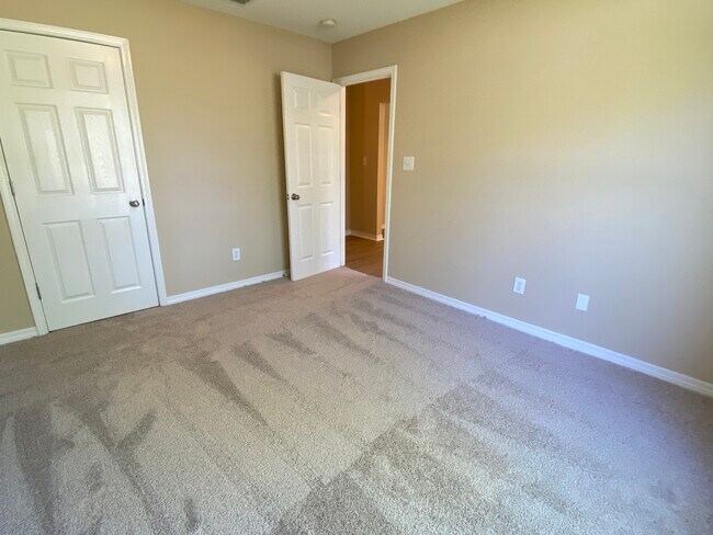 Building Photo - 11815 Balsam Ct