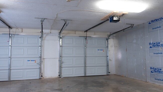 Building Photo - 4520 Ventura Dr