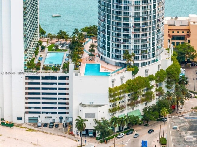 Building Photo - 1750 N Bayshore Dr