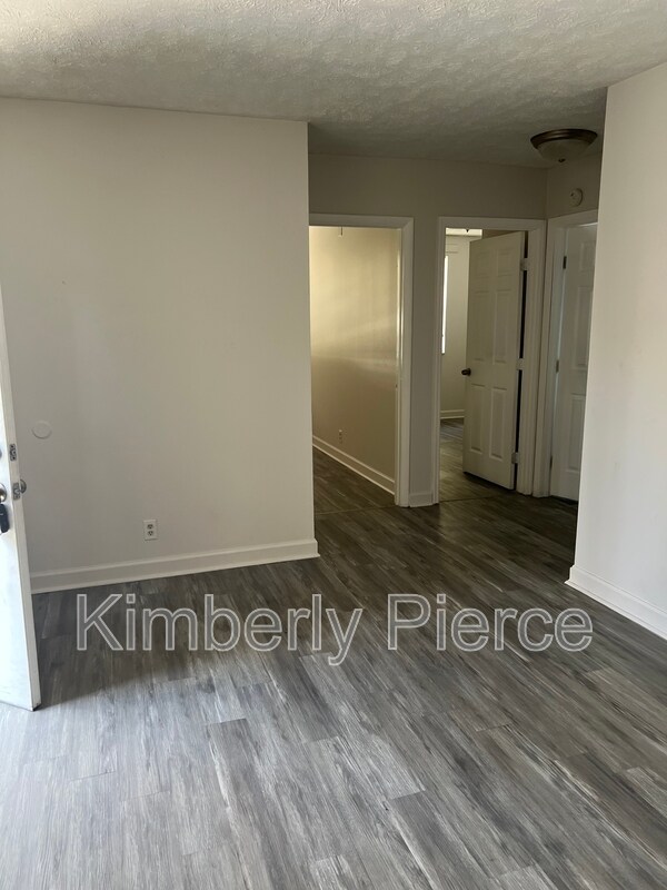 Building Photo - 1554 W 22nd St