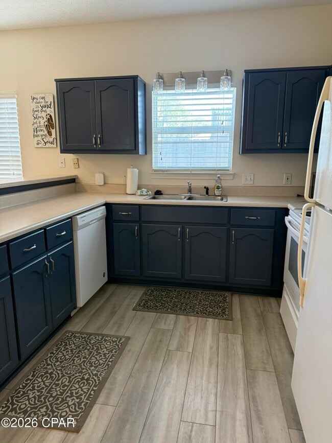 Building Photo - 7908 Sunset Ave